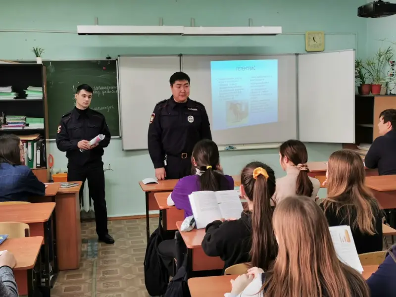 Транспортные полицейские провели профориентационную встречу со школьниками