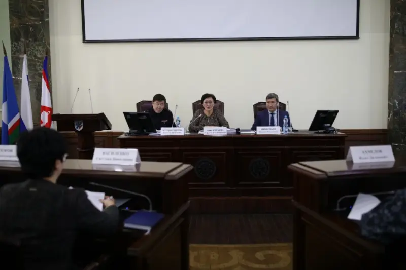 Сардана Авксентьева провела совещание по деятельности ночных клубов