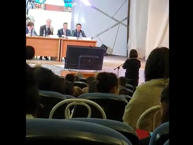 «Мы не хотим, чтобы наши налоги оседали в карманах коррупционеров»: Предпринимательница не получила поддержки от премьера Якутии, озвучив проблему коррупции в Чурапче