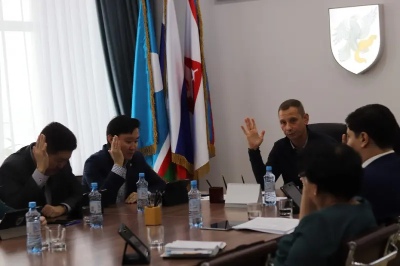 Павел Петров: «Многие муниципальные образования равняются на город Якутск»