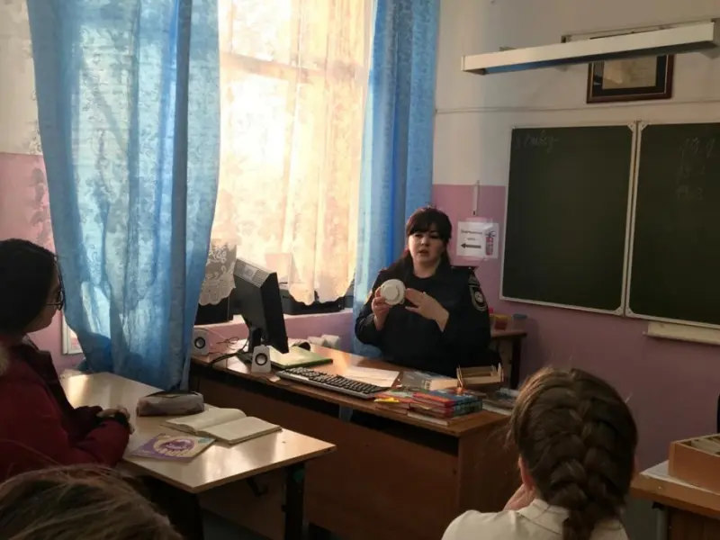 Акция «Безопасный лед» продолжается в школах республики