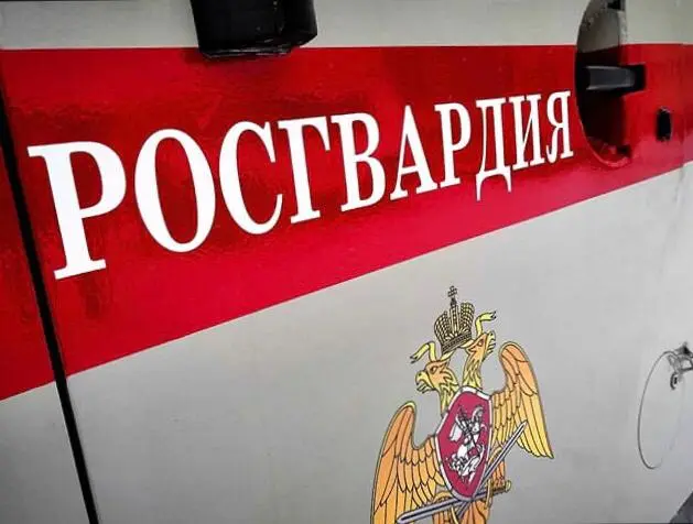 В Якутске при участии росгвардейцев предотвращено возгорание автомашины