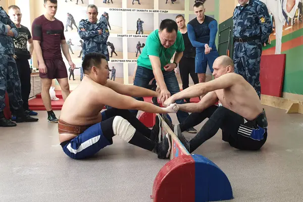 Победу в соревнованиях по мас-рестлингу одержала команда сотрудников УФСИН Якутии