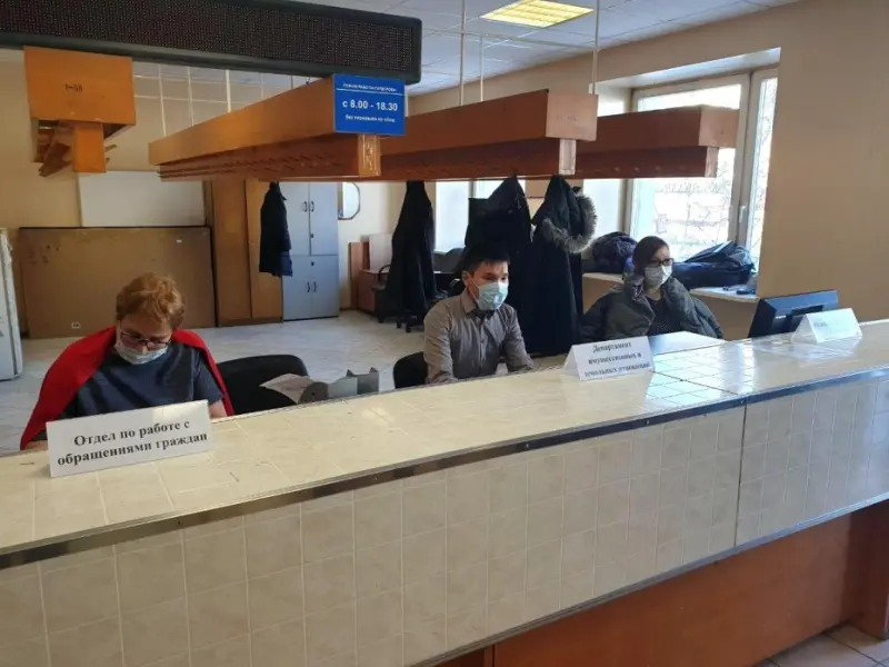 В связи с коронавирусом введено ограничение на вход посетителей в здание мэрии Якутска