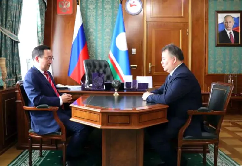 Айсен Николаев поздравил Алексея Стручкова с назначением на должность гендиректора «Якутскэнерго»