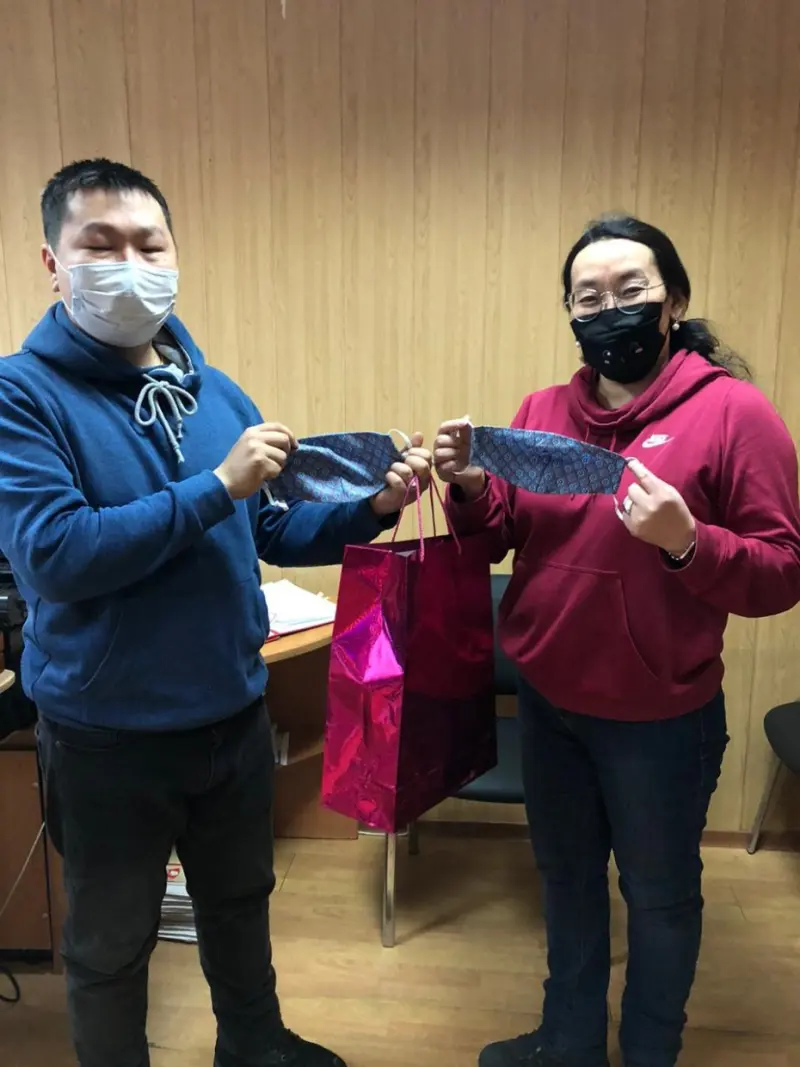 В Центре культуры имени Гагарина сшили многоразовые маски для пенсионеров