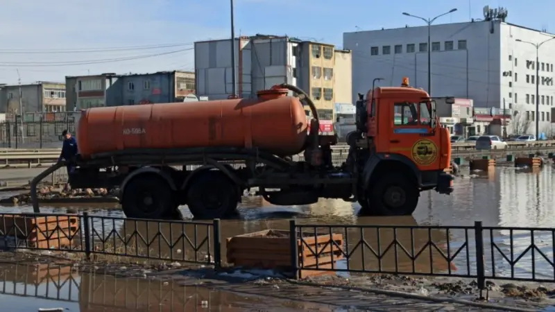 Городские службы продолжают противопаводковые мероприятия в усиленном режиме