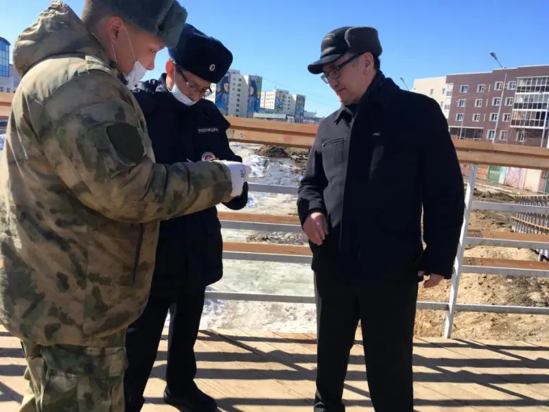 В Якутии росгвардейцы обеспечивают охрану общественного порядка в период режима самоизоляции