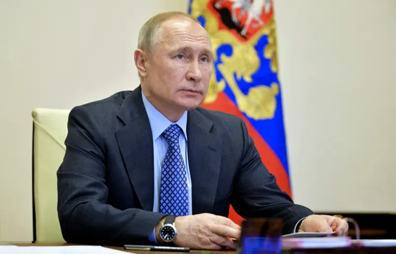 Путин предложил предоставить МСП из пострадавших отраслей средства на зарплаты