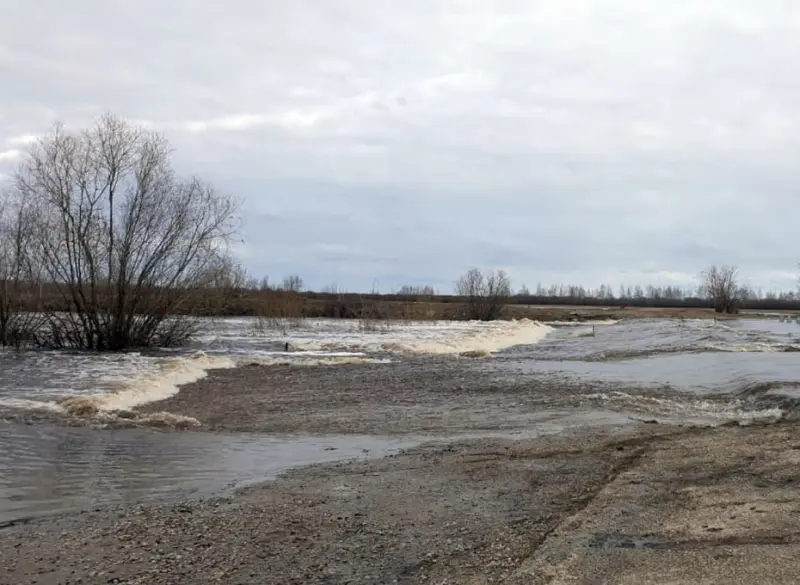 Окрестности Якутска подтапливает, уровень воды выше критического