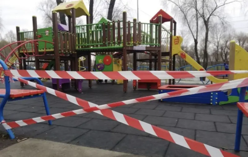 В Якутске проведут рейды по детским и спортивным площадкам для выявления детей, находящихся без присмотра