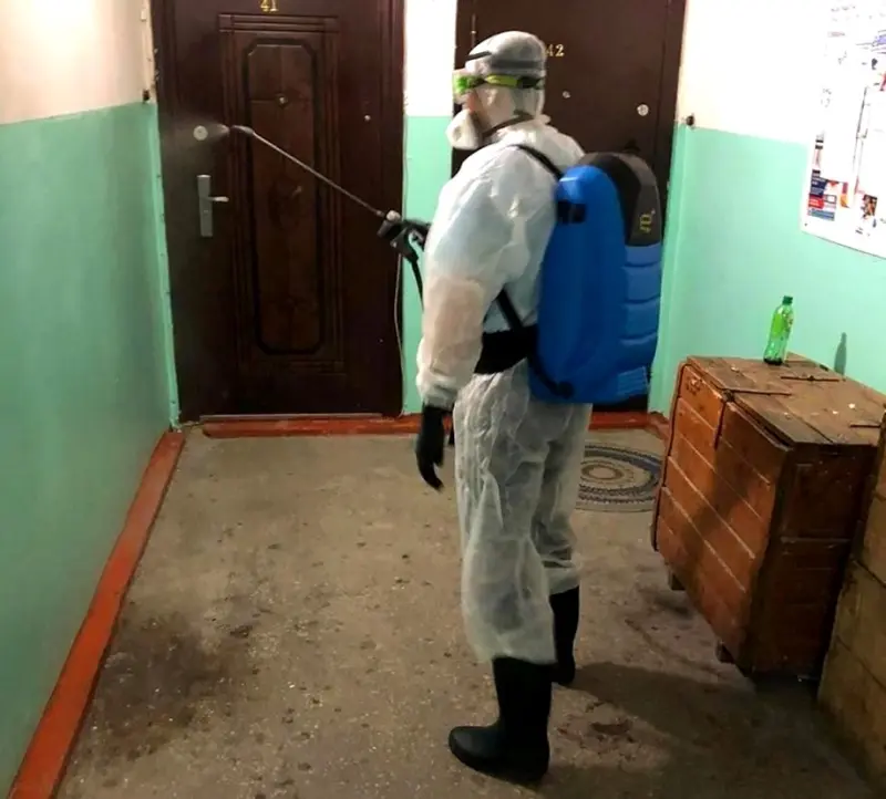 Проведение санобработки подъездов жилых домов в Якутске на 18 часов 2 июня