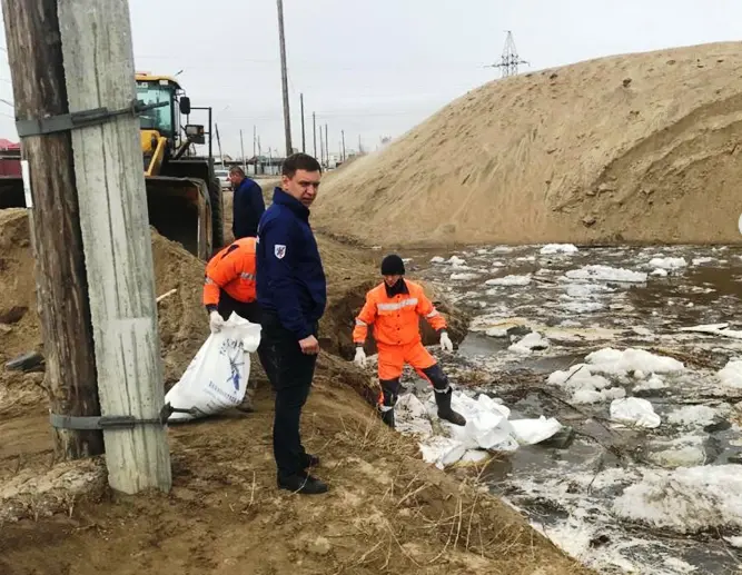 Пригородный: отсыпана дамба, вода уходит
