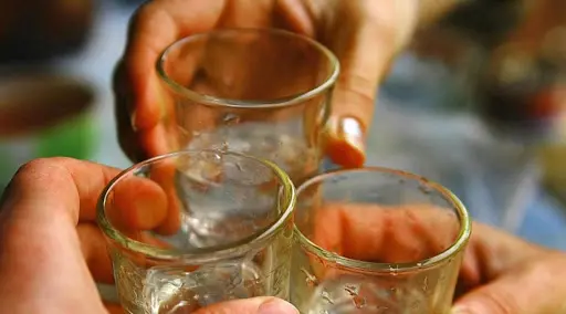 Две женщины обокрали случайного собутыльника