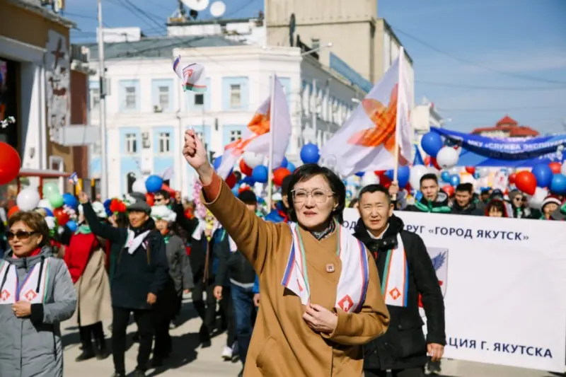 Сардана Авксентьева: Вместе преодолеем невзгоды — с Первомаем!