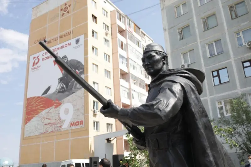 В мемориальном комплексе «Солдат Туймаады» открыли памятник якутским снайперам