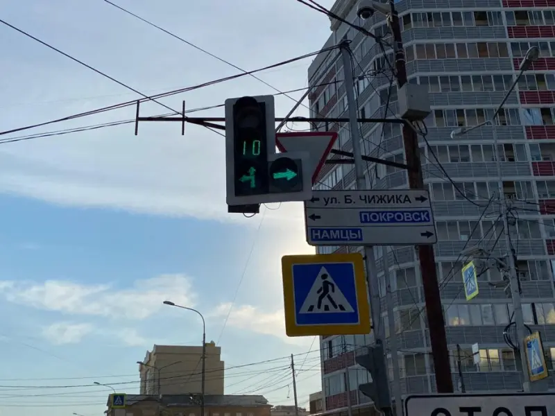 В Якутске вносят изменения в режим работы светофоров в местах концентрации ДТП