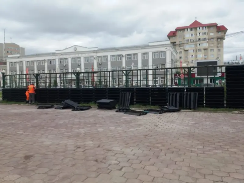 Плановая уборка пыли и ямочный ремонт улиц в Якутске 10 июня
