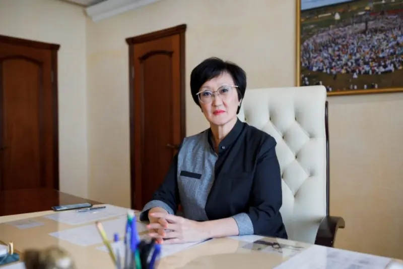 Сардана Авксентьева поздравляет юных горожан с Днем защиты детей