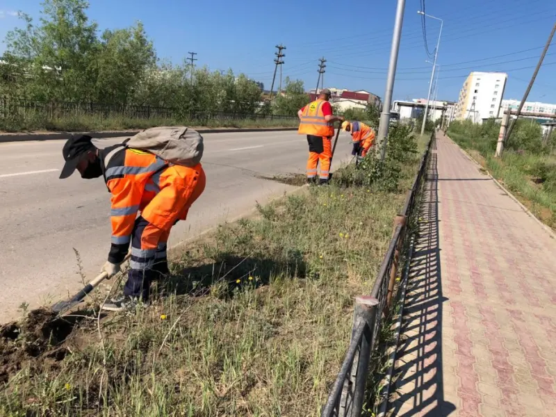 Плановая уборка пыли и ямочный ремонт улиц в Якутске 21 июля