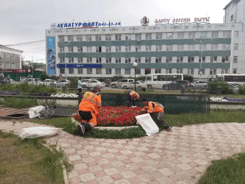 Плановая уборка пыли и ямочный ремонт улиц в Якутске 10 июля