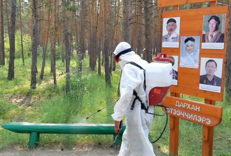 МУП «Жилкомсервис» провел очередную дезинфекцию городского парка