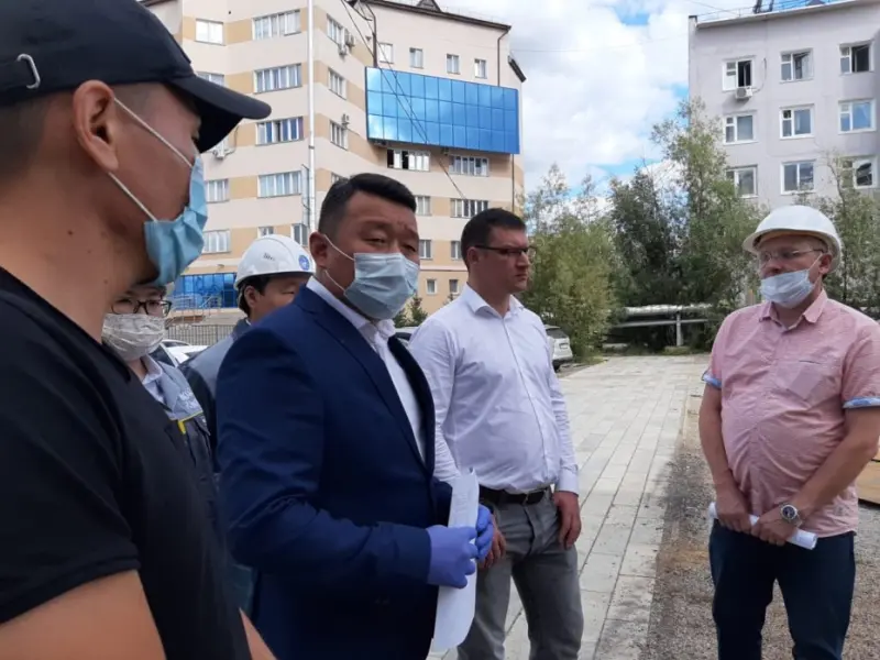 В Якутске проверили ход капитального ремонта многоквартирных домов