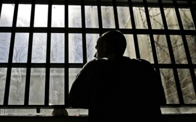 Педофил предстанет перед судом за то что совращал падчерицу в течение восьми лет