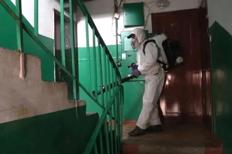Дезинфекция в многоквартирных домах продолжается в Якутске
