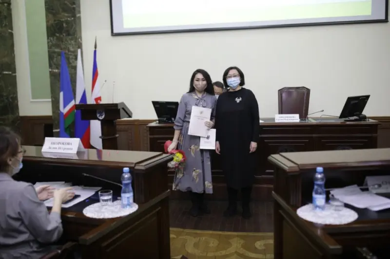 Глава Якутска наградила организаторов добровольческого движения