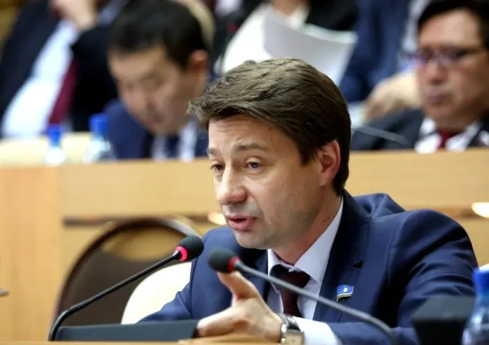 Депутат Ил Тумэн обвинил коллег в корыстности и пренебрежении к избирателям