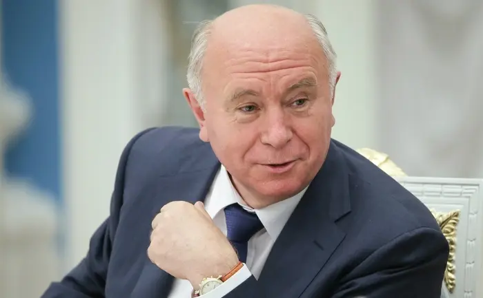СМИ: осенью своих постов могут лишиться до десяти губернаторов