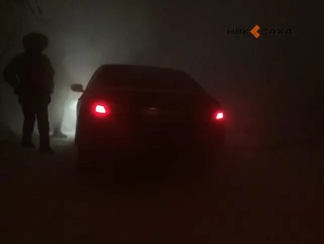 При пожаре в гаражах в Якутске сгорели дорогие внедорожники