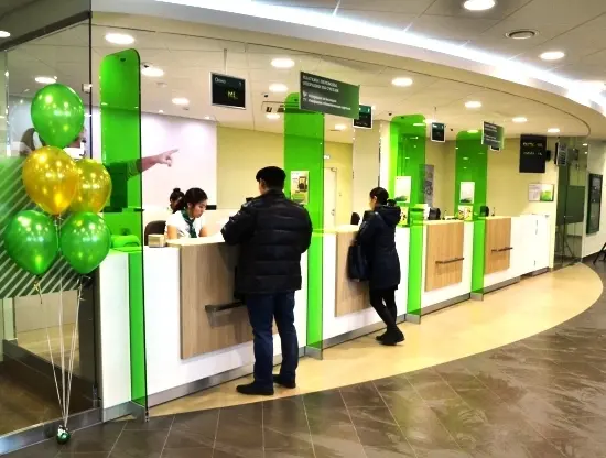 Как будут работать офисы Сбербанка в праздничные выходные?
