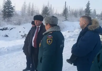 Расчистку трассы Мирный - Ленск от грязевого затора проверит руководство МЧС
