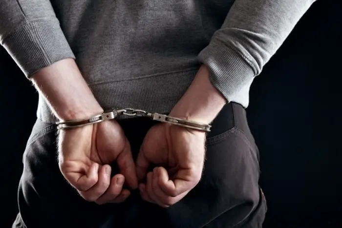 Выдавливал глаза и бил по лицу: в Якутии семнадцатилетний парень порезал отца ножом во время совместной пьянки