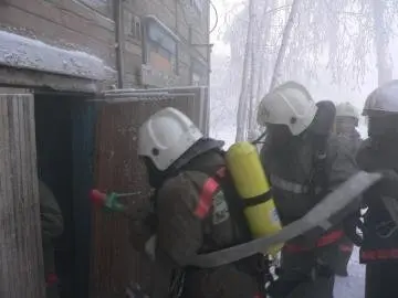 Замыкание проводки стало причиной двух пожаров на Покровском тракте