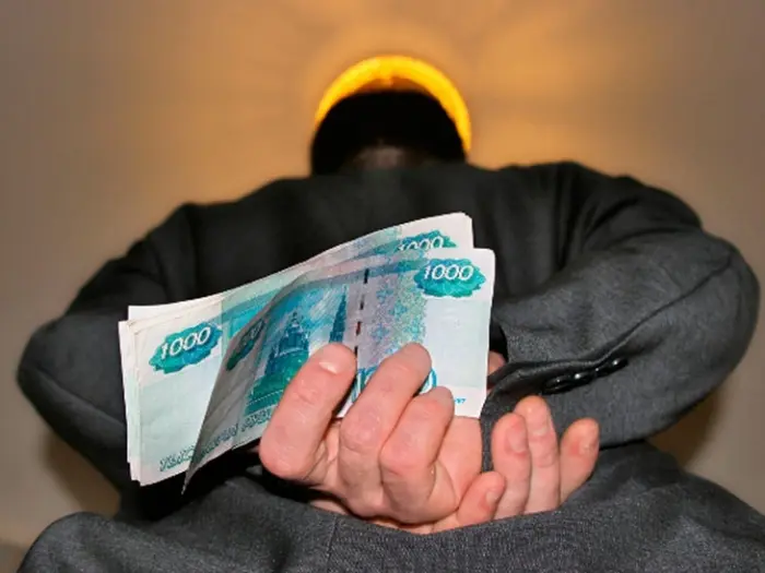 Мигрант попался на взятке сотруднику УФСБ в Нюрбинском районе