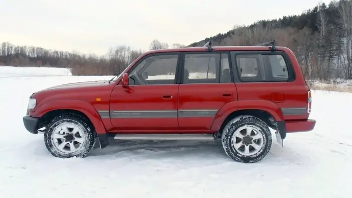 Прокуратура не поверила госслужащему, что он купил «Land Cruiser» за 10 тысяч рублей