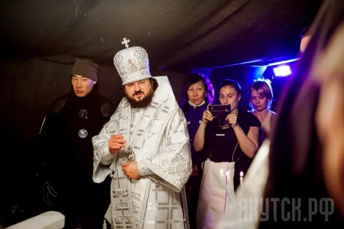 Епископ Якутский и Ленский Роман освятил крещенскую купель
