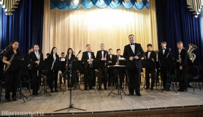 Музыкальная энциклопедия» от "Lena River Brass"