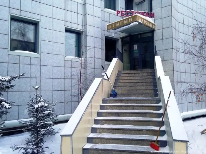 «Начни борьбу с себя»: в госзаведениях хотят запретить спиртное