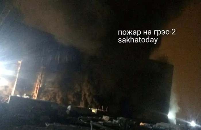 Обошлось: на ГРЭС-2 горел строительный мусор, повреждений нет