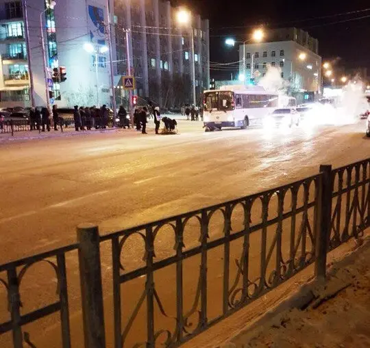 Автобус по вине пьяных пешеходов совершил ДТП
