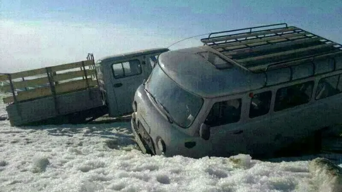 Паромной переправы больше нет, все