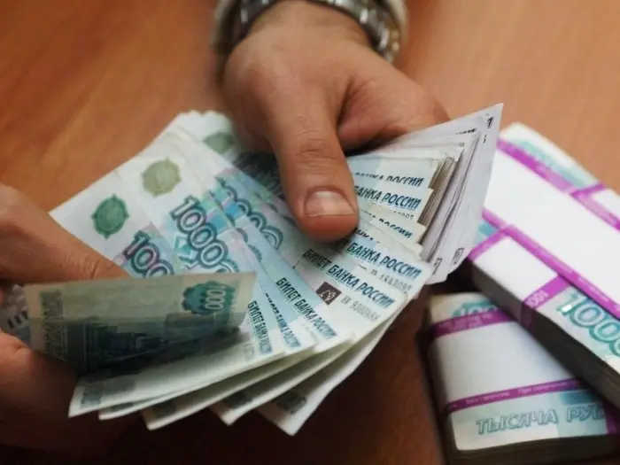 В этом году приставы взыскали в три раза больше долгов по зарплате, чем в прошлом
