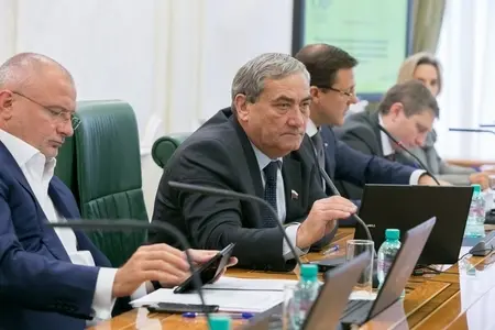 Вячеслав  Штыров призвал разработать основу планирования работы севморпути