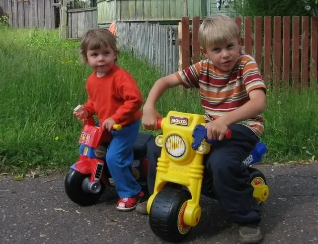 Девятиклассник на мотоцикле сбил 13 летнюю девочку