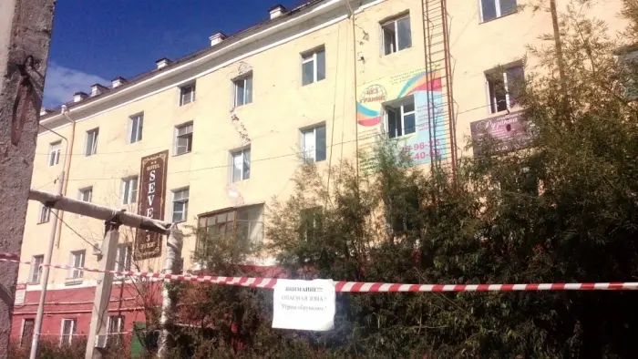 Жильцы разрушающегося дома: «Общепиту и магазинам нет места в старых домах»