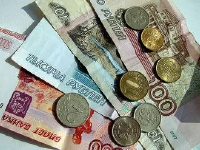 Профсоюзы требуют поднять зарплаты, чтобы повысить спрос